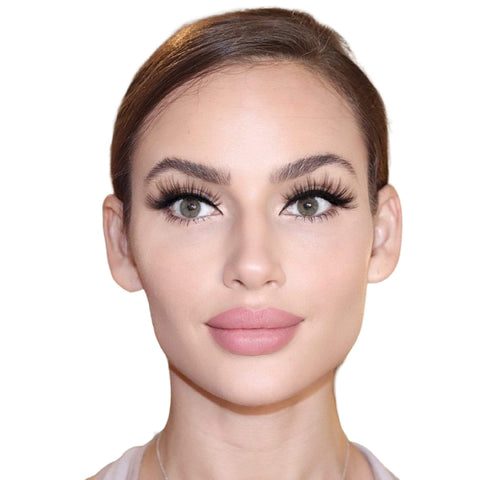 wearing-first-class-beauty-co-volume-eyelashes.jpg